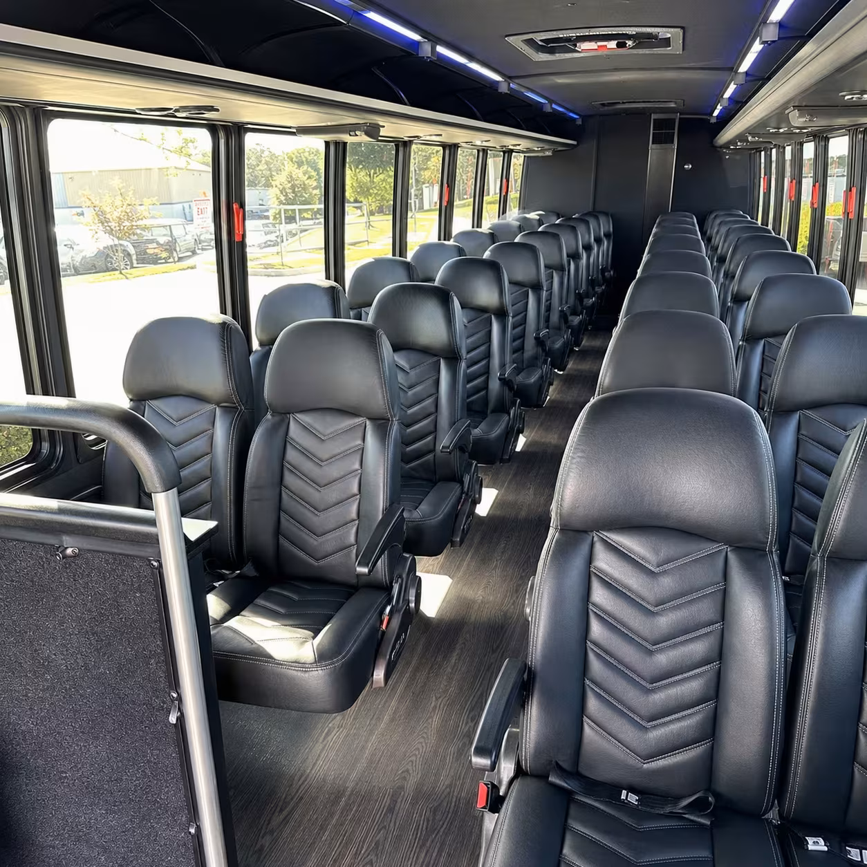 cambridge 25 passenger minibus rental
