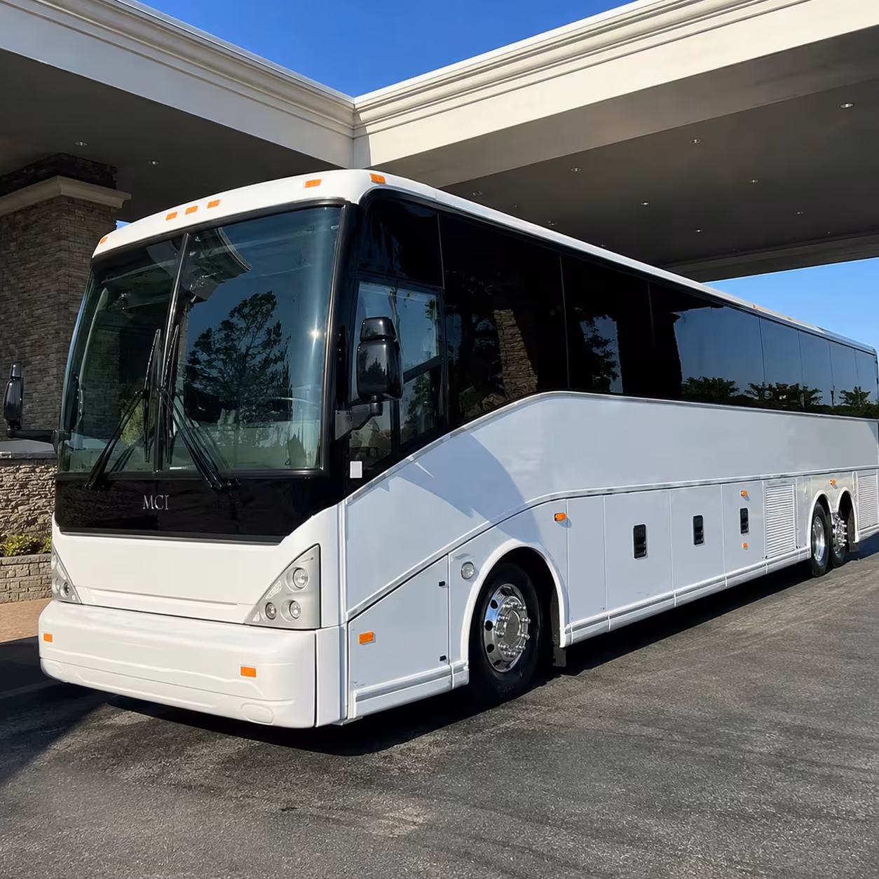 cambridge airport transportation for campus and corporate groups